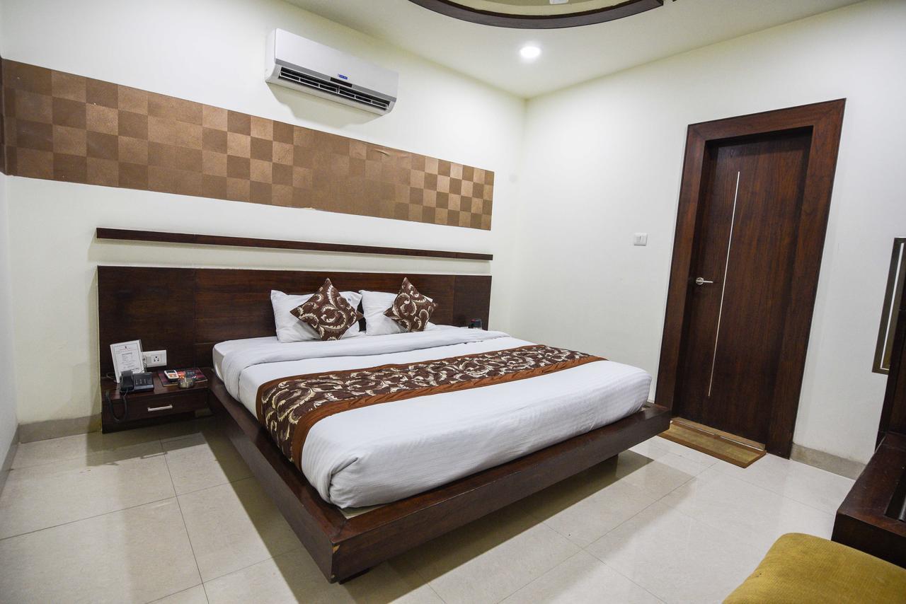 Hotel Royal Villas Bhopal Bagian luar foto