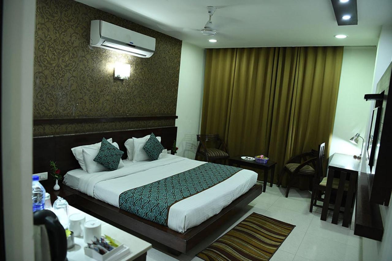 Hotel Royal Villas Bhopal Bagian luar foto