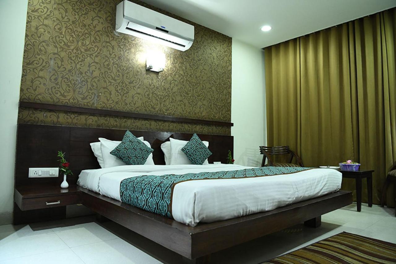 Hotel Royal Villas Bhopal Bagian luar foto